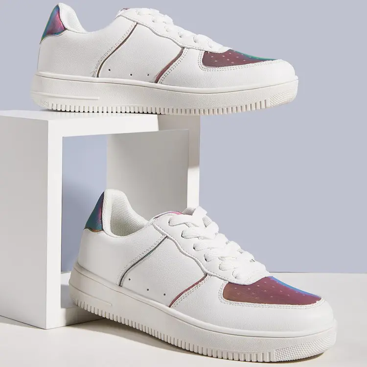 China Manufacturer Footwear Simple Styles Flat White Leather Men Women Casual Shoes 2021